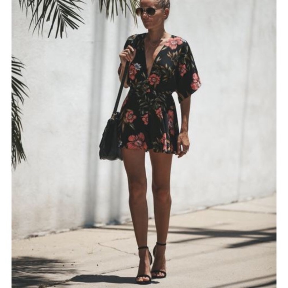 Vici collection “Swoon and sway Floral romper”